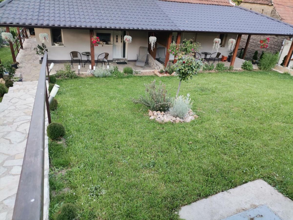 Apartmani Maslacak Vrdnik Eksteriør bilde